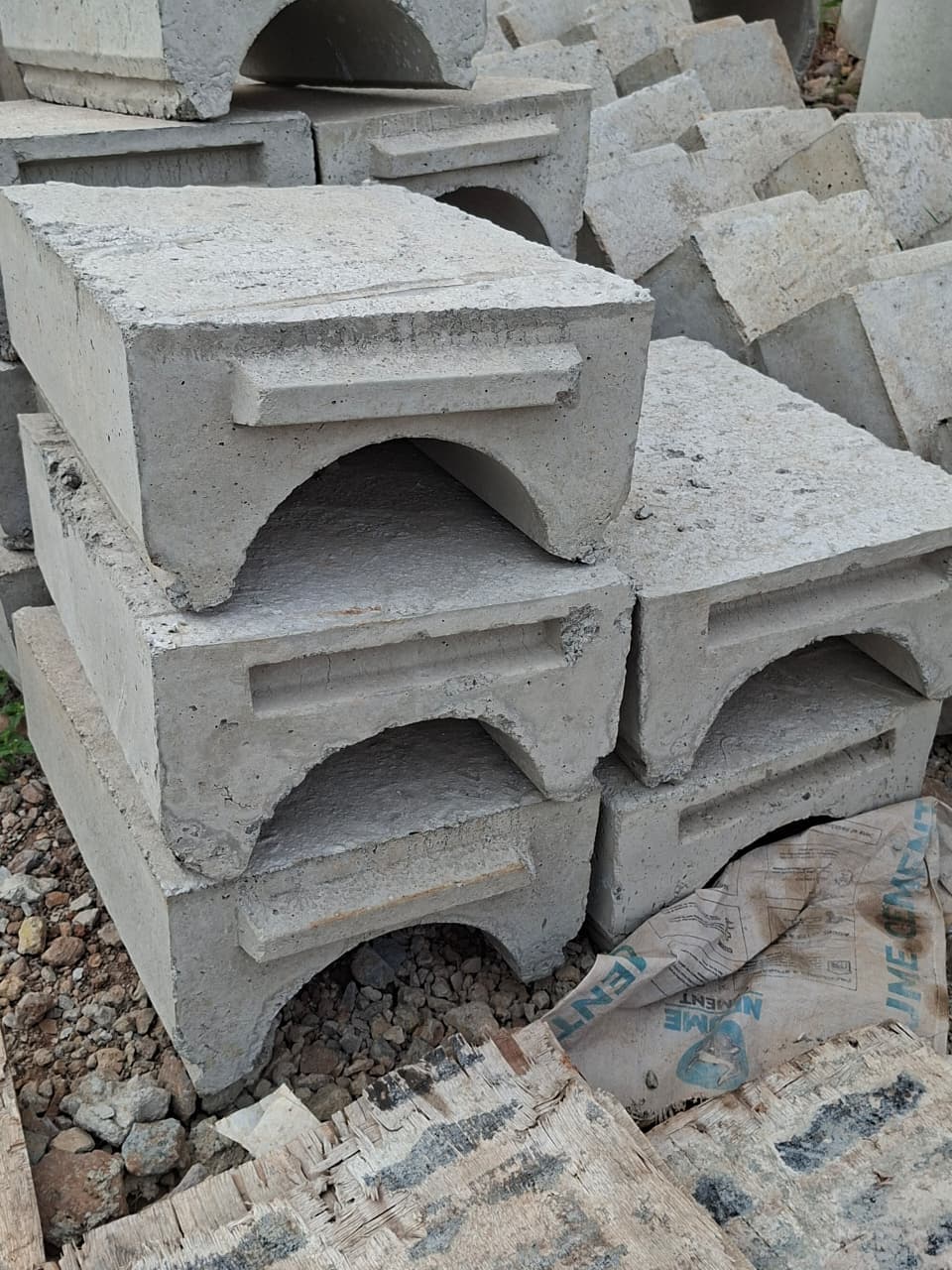 Invert Block / Drainage Channel